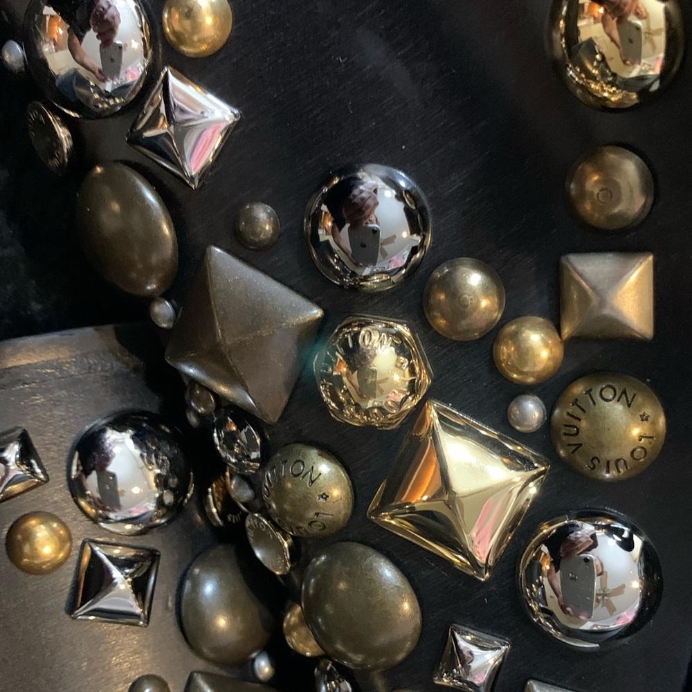 GUC💝Louis Vuitton studded sandals. - Picture 9 of 17